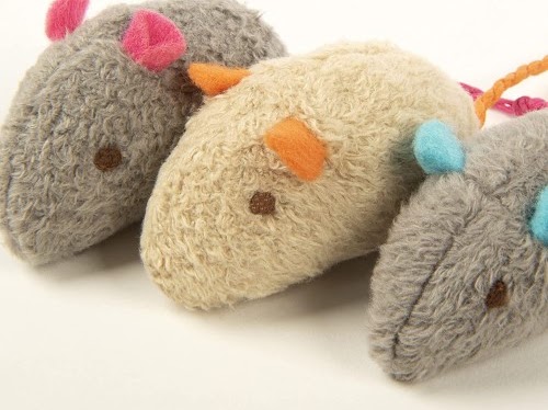 SmartyKat SkitterCritters Catnip Mice　キャットニップ ネズミ型 投げるおもちゃ